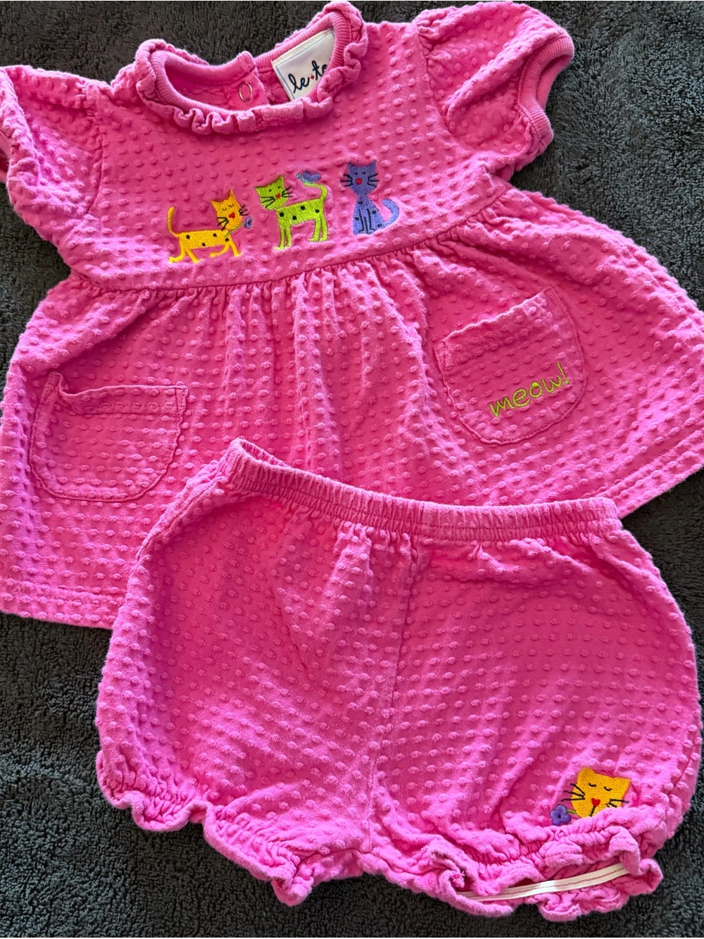 Le Top Bright Pink Baby Two-Piece Set with Cat Accent